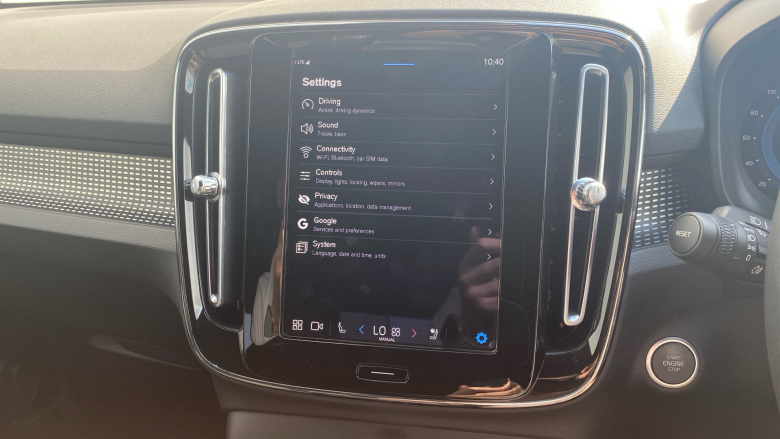 Volvo Xc40 2.0 B4P Plus Dark 5dr AWD Auto Petrol Estate